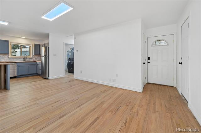 Building Photo - 309 Redwood Dr