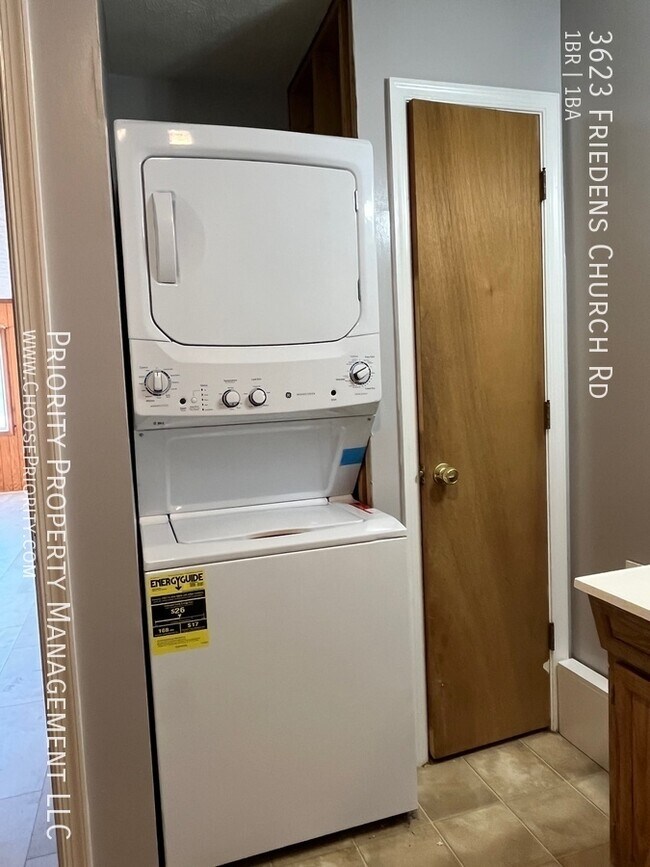Building Photo - 1 Bedroom, 1 Bathroom Single Family Home, ...