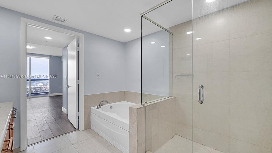 Building Photo - 50 Biscayne Blvd