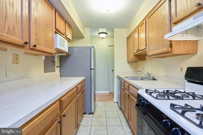 Building Photo - 8302 Tobin Rd