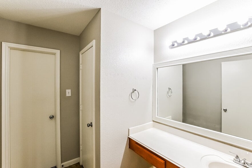 Building Photo - 7802 Sagemark Ridge Dr