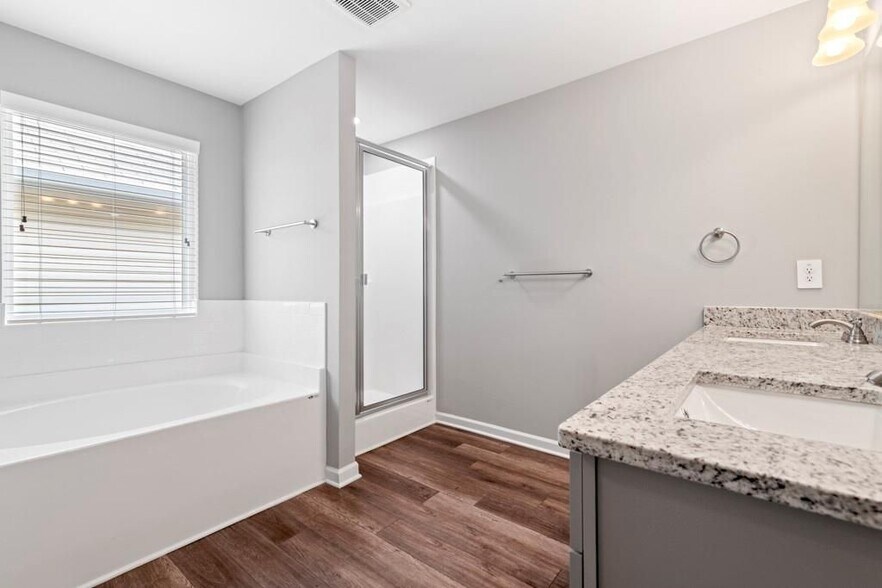 Building Photo - 1010 Valley Rock Dr