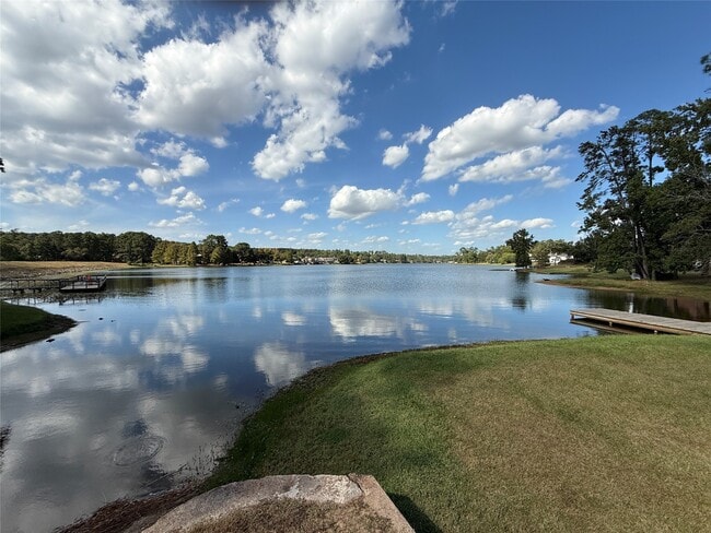 Building Photo - 16 Golf Vw Mnr