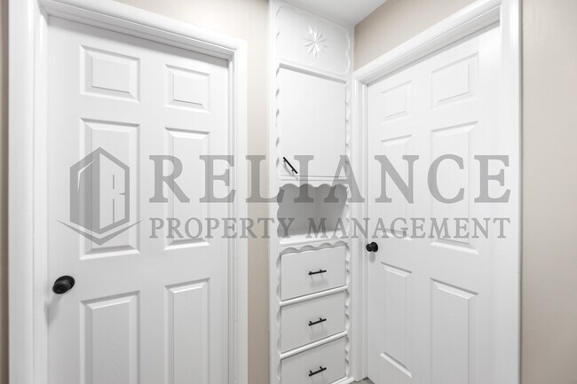 Building Photo - 416 Alexander Dr