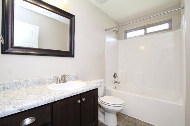 Building Photo - Move-In Ready 3BR/2BA Near NAS – Newer Con...