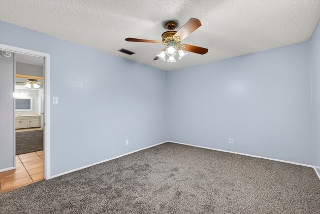 Building Photo - 3700 Monclair Ave