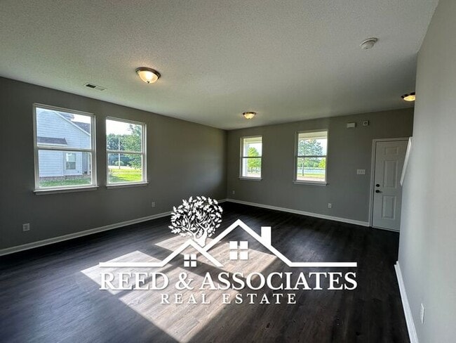 Building Photo - Charming Bartlett Home~3 Bedroom