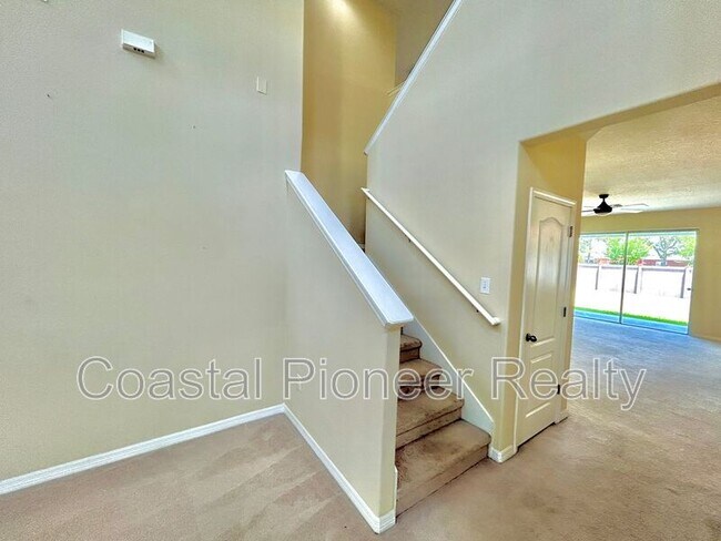 Building Photo - 2123 Roanoke Springs Dr