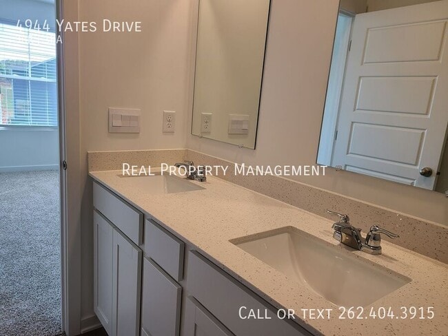 Building Photo - 4944 Yates Dr