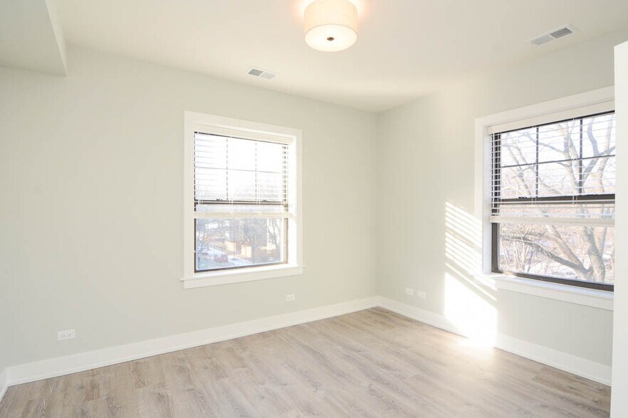 Building Photo - 1149 Maple Ave
