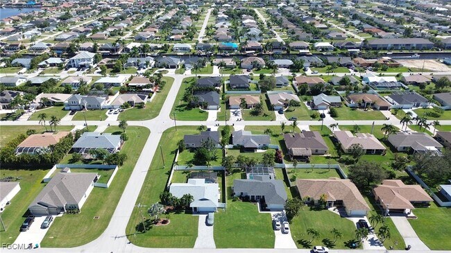 Building Photo - 4531 SW 14th Pl