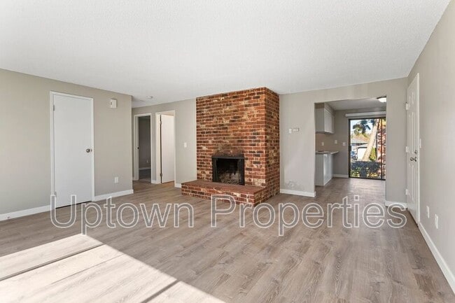 Building Photo - 5660 SW 180th Ave