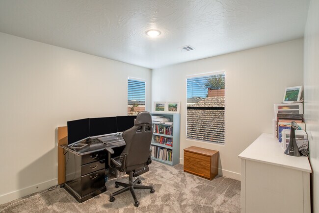 Bedroom #4 - 6119 S Zelda Dr