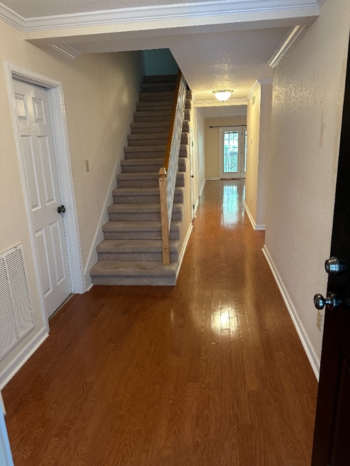 Building Photo - 568 Brookshire Way