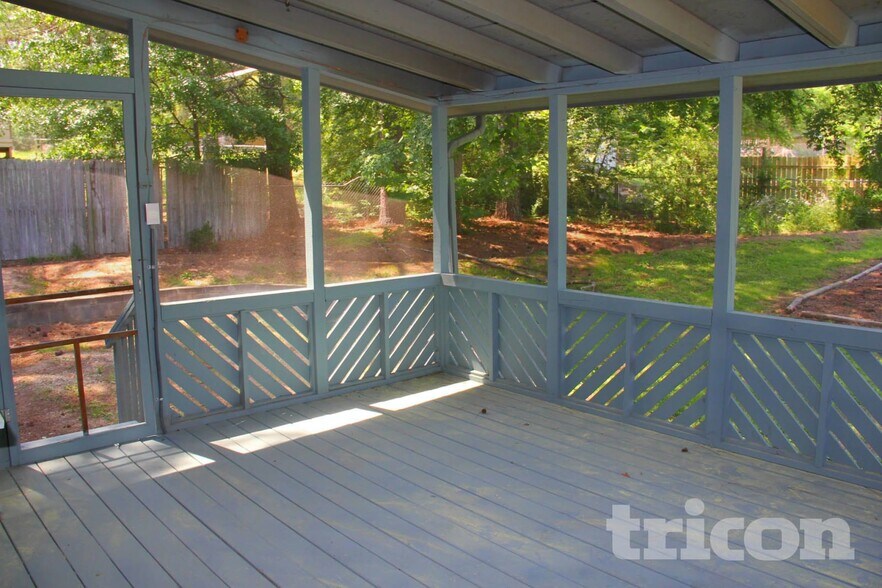 Building Photo - 3516 Estes Park Dr SW