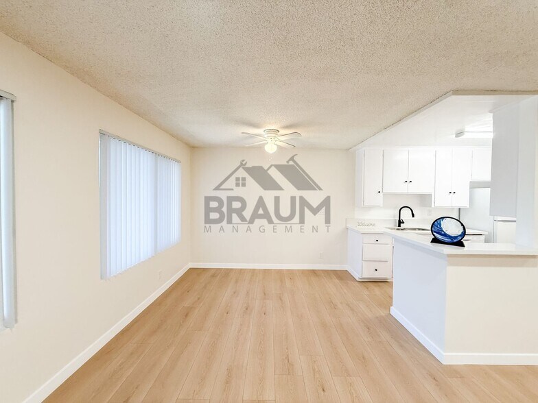 Building Photo - 6041 Whitsett Ave