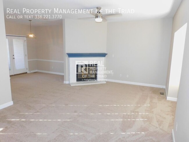 Building Photo - HUGE 3 Bedroom, 2.5+ Bath Town Home in Ada...