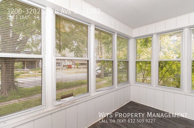 Building Photo - 3200-3202 23rd Ave S-3202