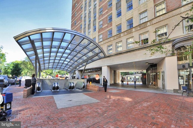 Building Photo - 2301 Champlain St NW