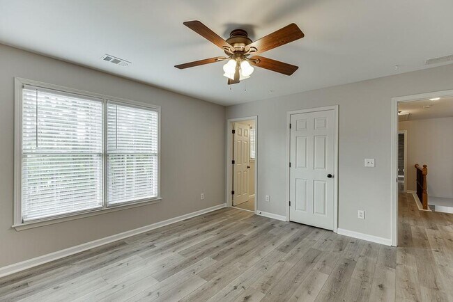 Building Photo - 1795 Lake Heights Cir