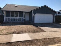 Building Photo - Beautiful 3 bedroom 2 bathroom house in a ...