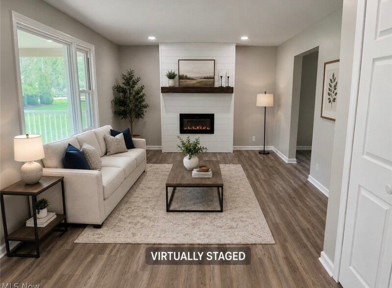 Electric fireplace - 6666 Clingan Rd