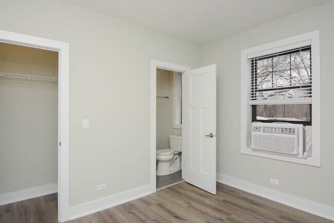 Building Photo - 728 St Johns Ave