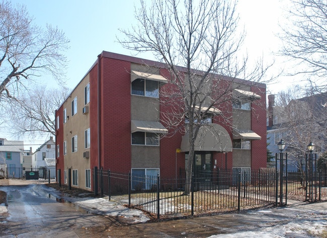 Building Photo - 2217 Portland Ave S