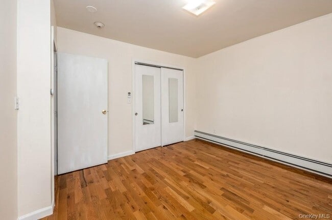 Building Photo - 84 Ravine Ave