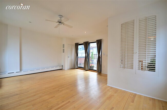 Building Photo - 361 Greenwich St