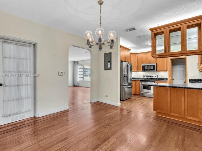 Building Photo - 2443 Meridian Ave