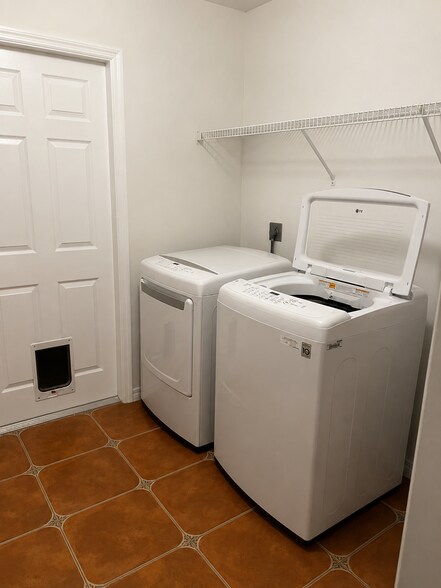 Laundry room and garage entrance - 6520 Las Palmas Way