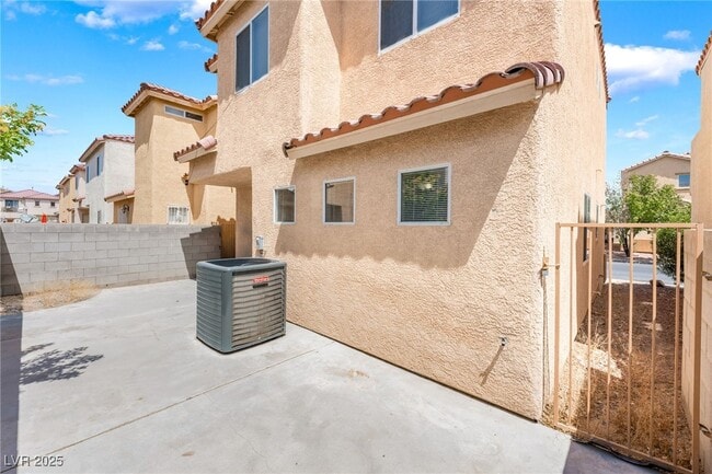 Building Photo - 4067 Asante Cove St