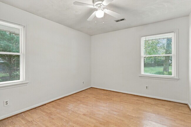 Building Photo - 2260 Indian River Rd