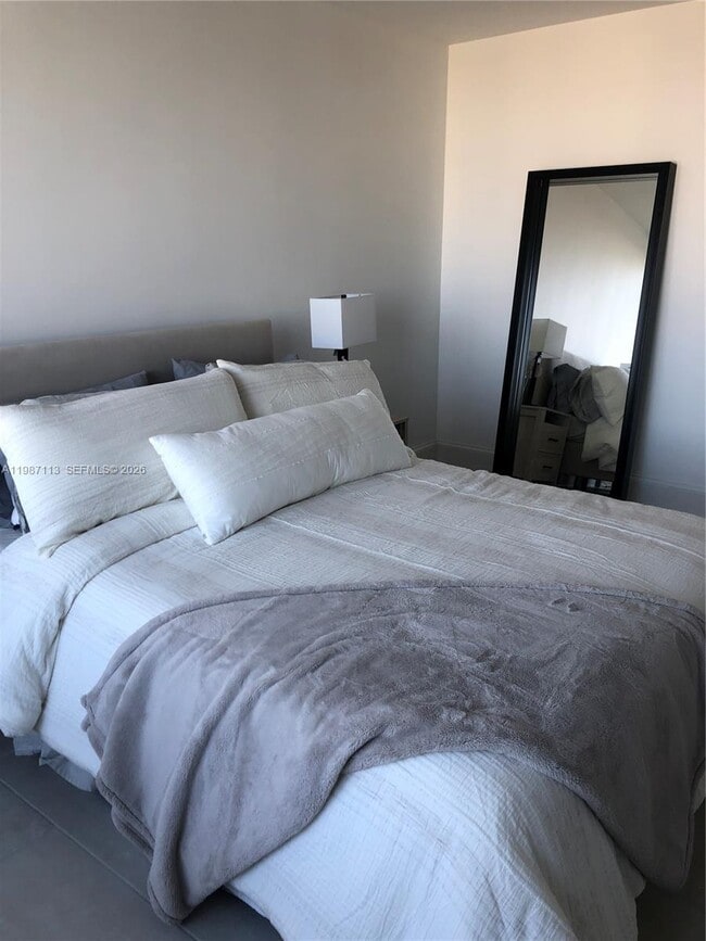 Building Photo - 1000 West Ave