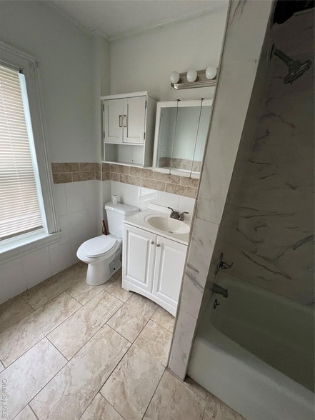 Building Photo - 49 Orange St