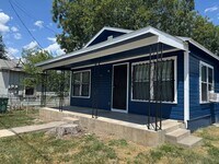 Building Photo - Super nice 2 Bedroom 1 Bath