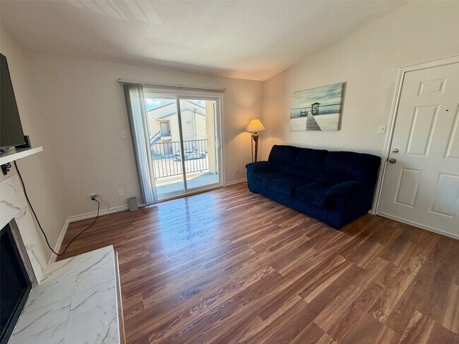 Building Photo - 3300 Pebblebrook Dr