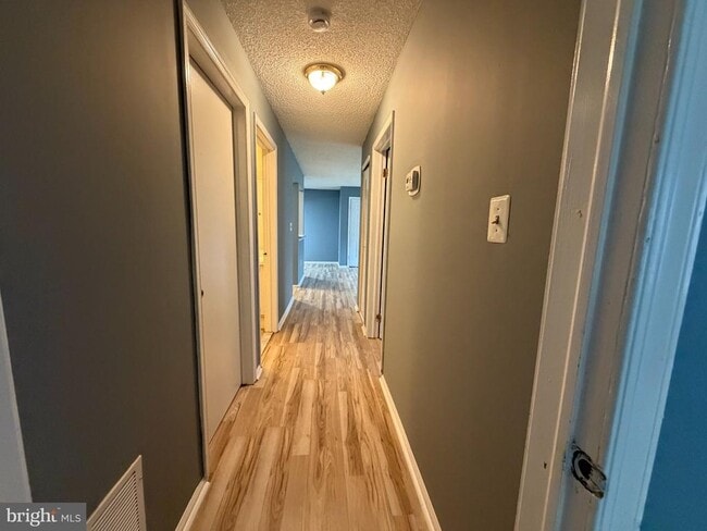 Building Photo - 8 Joyner Ct