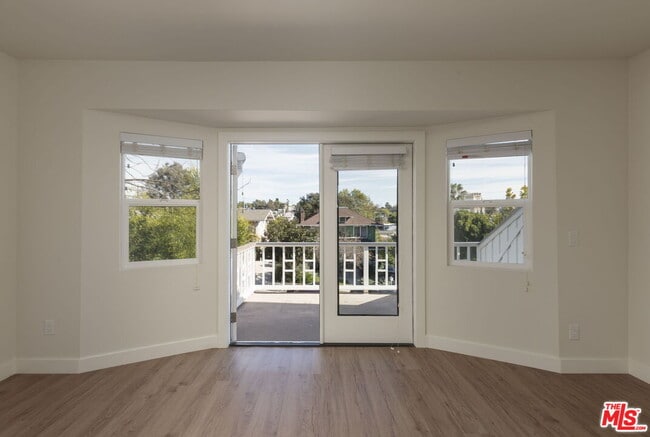 Building Photo - 727 N La Fayette Park Pl