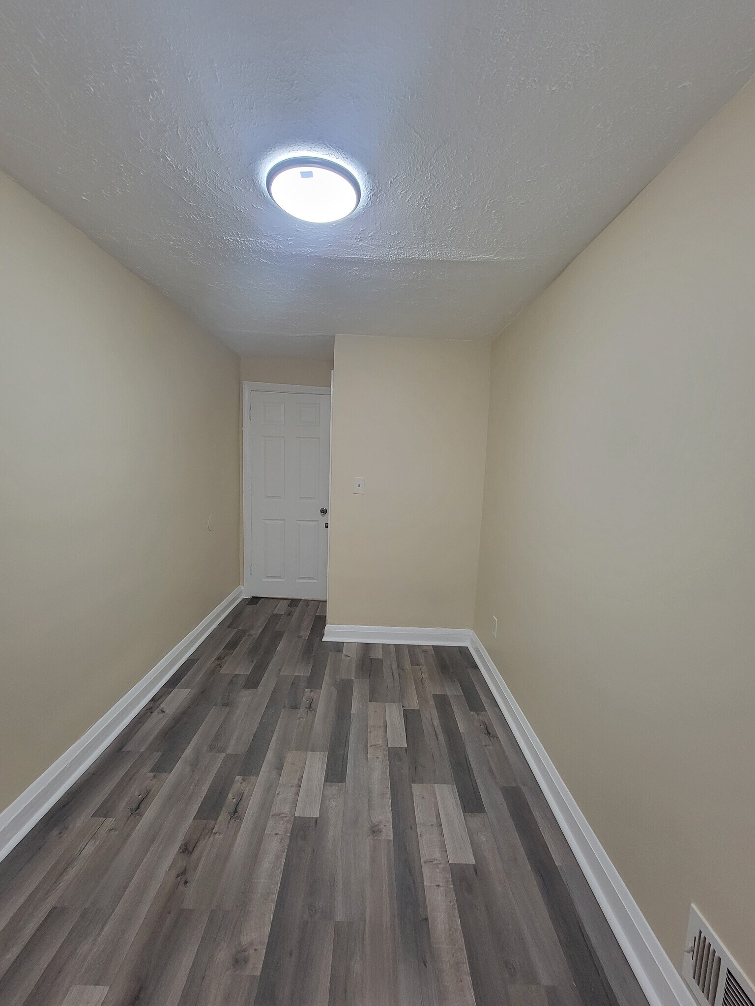 Building Photo - 3226 Westmont Ave