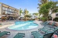 Building Photo - 18645 Hatteras St