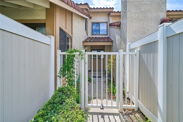 Building Photo - 22810 Chardonnay Dr