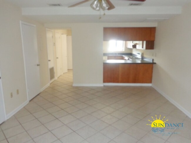 Primary Photo - Large newly painted 2Bed/2.5 bath located ...