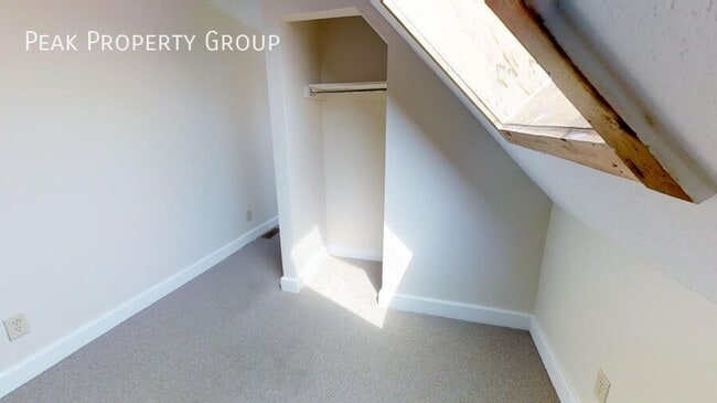 Building Photo - 1379 Indianola Ave