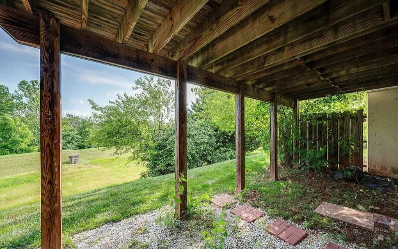 Building Photo - 62 Brookview Ln
