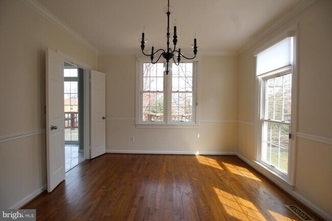 Building Photo - 6423 Little Potters Ln