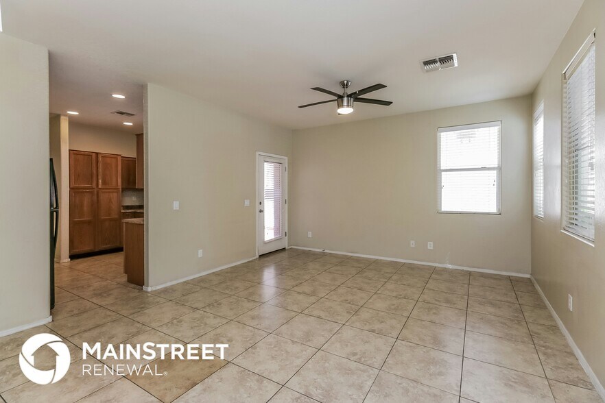 Building Photo - 118 N 86th Ln