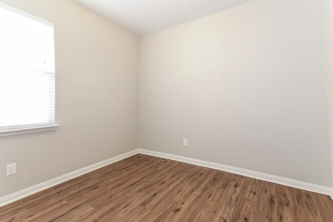 Building Photo - 341 Soap Tree Dr