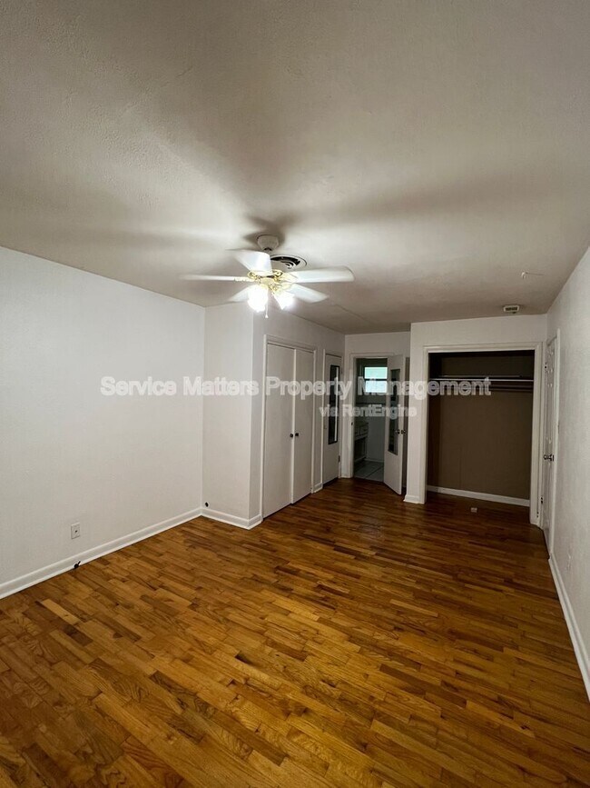 Building Photo - 5425 Westwood Dr